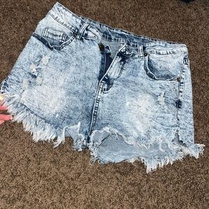 Stretchy denim shorts
